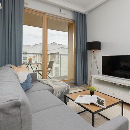 Stylish Apartment Kolejowa & Parking & Balcony By Noclegi Renters Varsó Kültér fotó