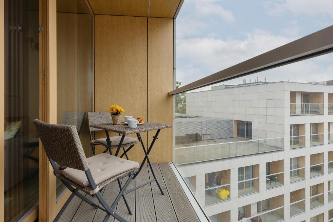 Stylish Apartment Kolejowa & Parking & Balcony By Noclegi Renters Varsó Kültér fotó