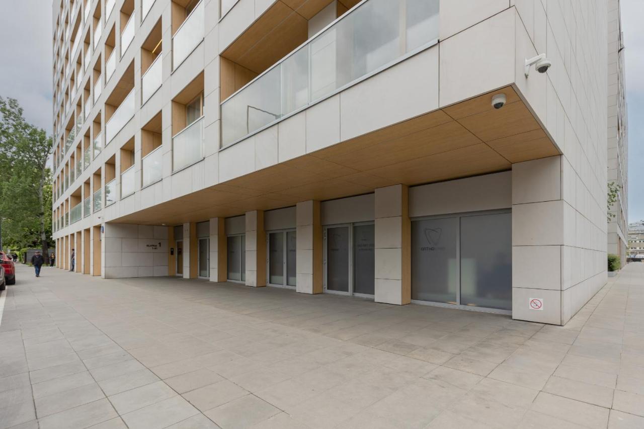 Stylish Apartment Kolejowa & Parking & Balcony By Noclegi Renters Varsó Kültér fotó
